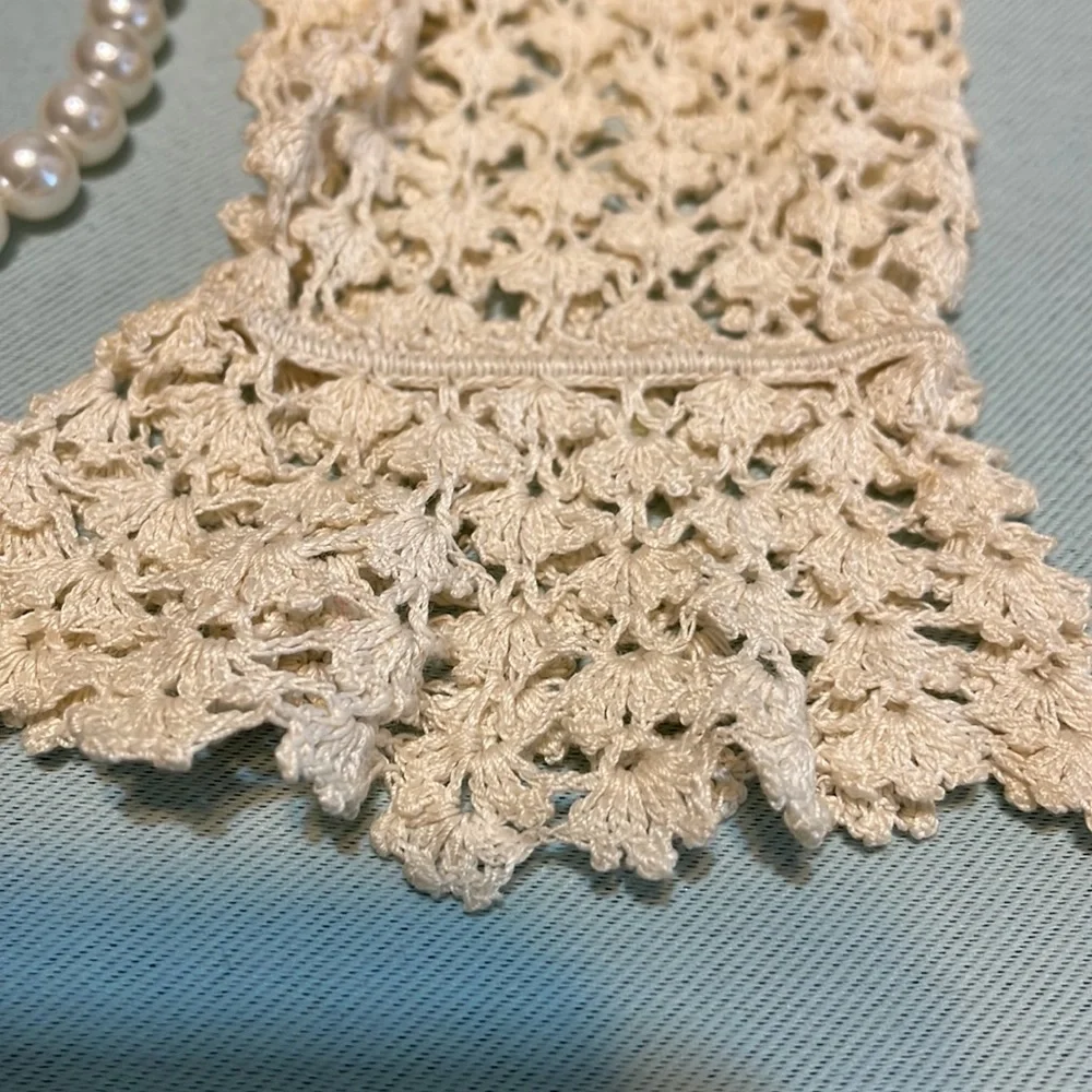 Vintage 1940s Crochet Lace Bridal gloves 


- - Picture 4 of 8